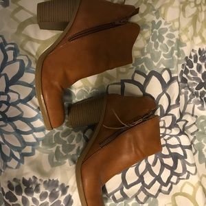 Size 8.5 women’s booties